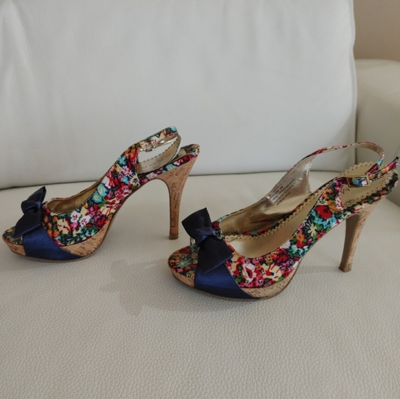 Rampage Grayson Floral Peep-Toe Slingback Heels - Navy, Red and Pink - Size 8 - Picture 3 of 8